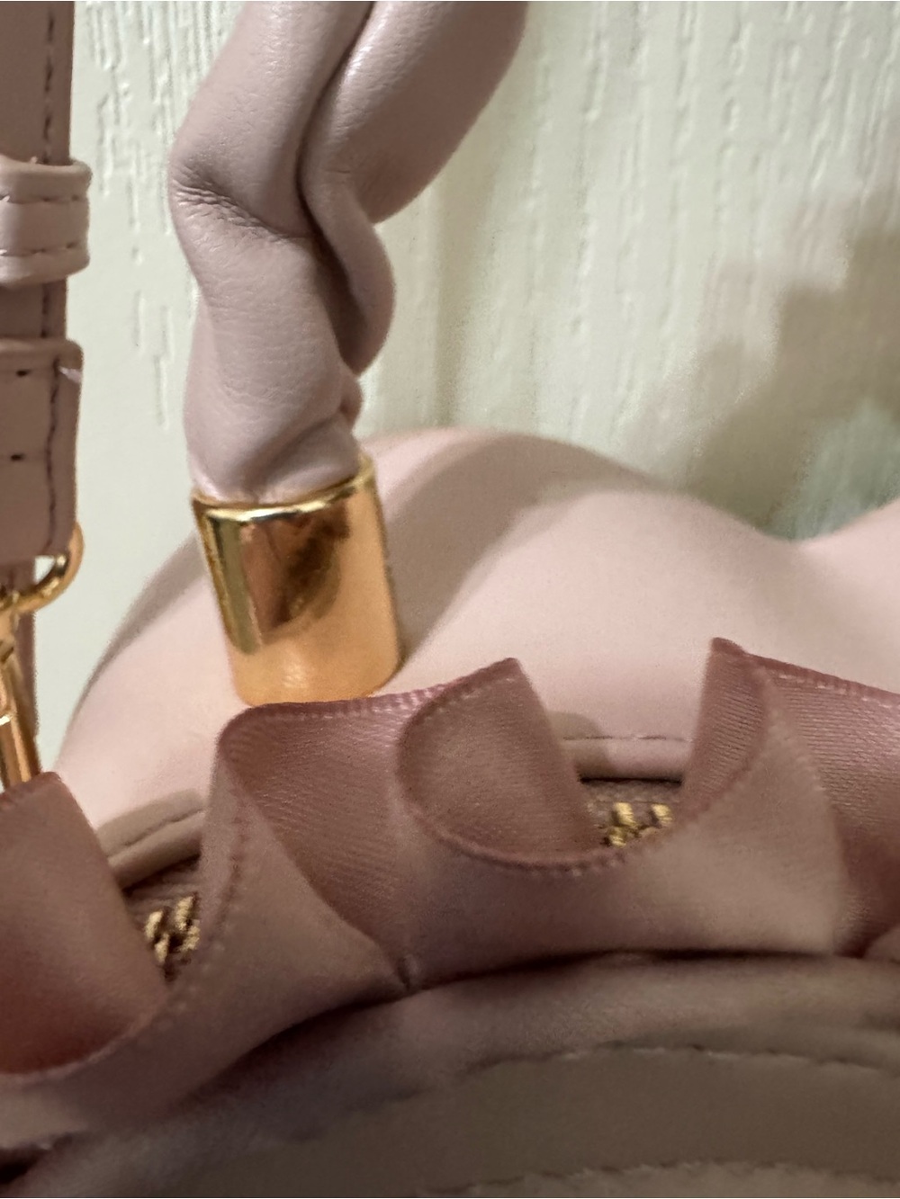 Rare Aldo mauve shaped heart coquette ruffle trim rose purse crossbody bag - Ltd - Picture 9 of 12